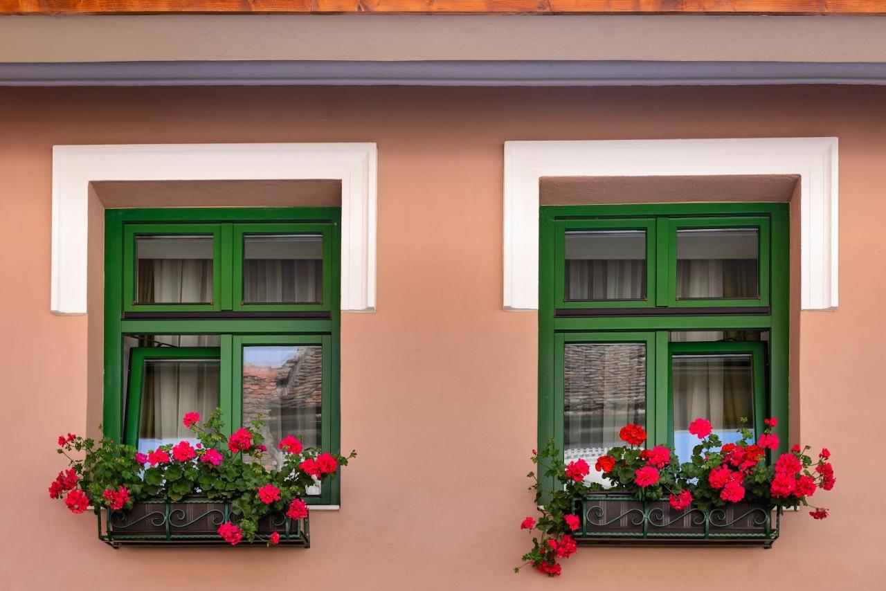 Blumenhaus Sibiu Aparthotel Exterior foto